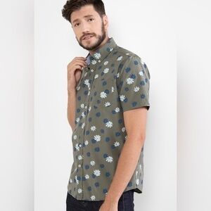 Old Navy Men’s Built-In Flex Floral Short Sleeve Button Down | Size Medium